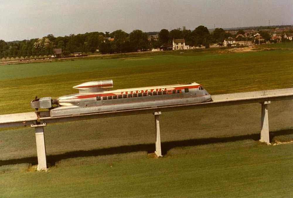 Реактивный поезд. Aerotrain i80. Аэровагон 1970. Самолет на рельсах.