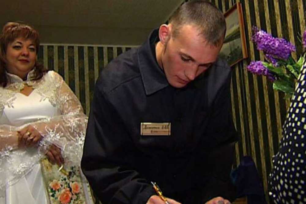 Замуж за зека. Замуж за бывшего заключенного. Свадьба на зоне. Свадьба в ик. Свадьба в ик.