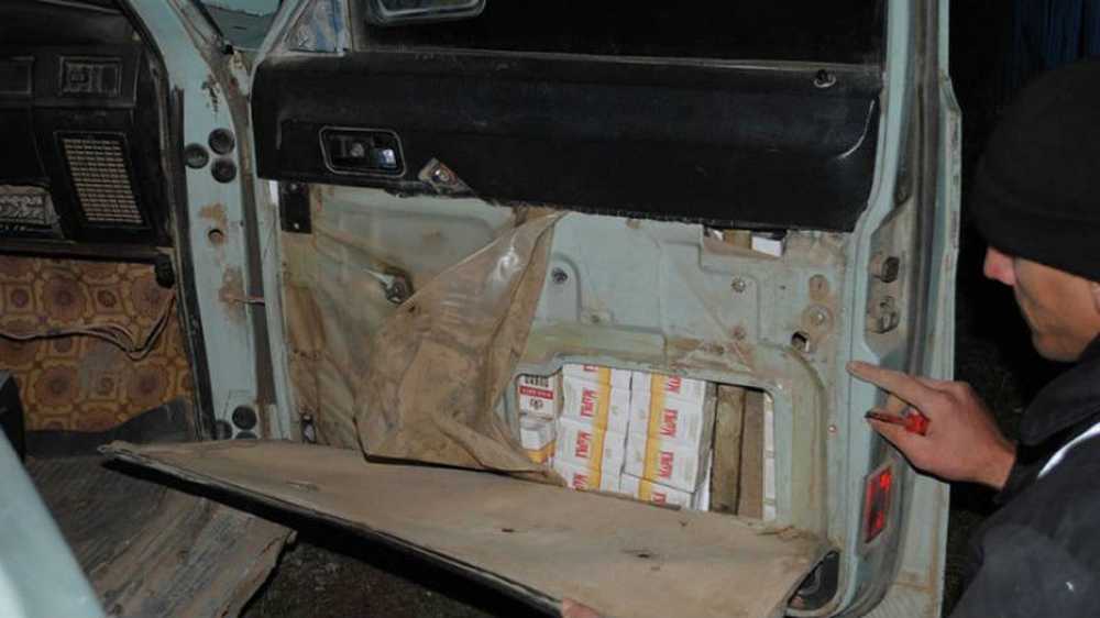 Места установки gps-маяков. Тайник в авто. Сидения автомобильные с тайниками. Куда спрятать заначку от жены. Потайные места в машине.