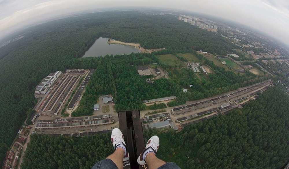 Самая страшная высота. С высоты птичьего полета. Руфер мустанг разбился. Очень высоко. Экстрим модель angela nikolau.