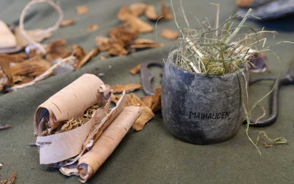 лучший трут. огниво для розжига старое. бушкрафт кресало и огниво. гриб трутовик огниво. кресало для добывания огня.